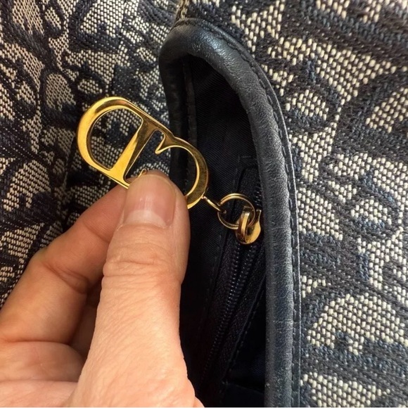 Meet your Posher, Jonnathan - Picture 6 of 13